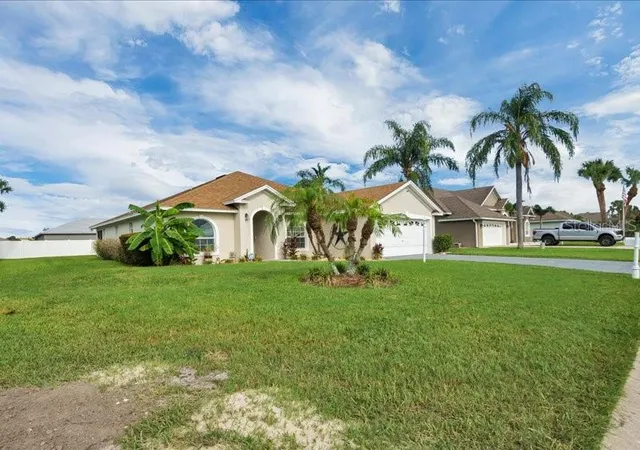 Photo 3 of Single family home for sale at 344 Ruby Lake Loop, Winter Haven, FL 33884 | MLS# S5156261 | Listing updated on 2026-09-23