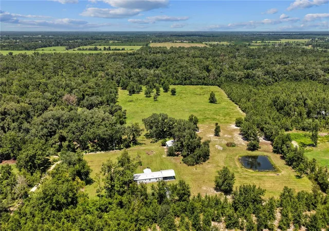 Photo 2 of Sale Pending at 21595 160th St, Live Oak, FL 32060 | MLS# V4950900 | Listing updated on 2026-08-28
