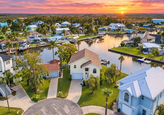 Photo 2 of Single family home for sale at 4514 Neptune Dr, Hernando Beach, FL 34607 | MLS# W7888889 | Listing updated on 2026-10-04