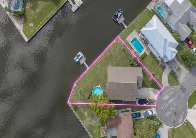 Photo 3 of Single family home for sale at 4514 Neptune Dr, Hernando Beach, FL 34607 | MLS# W7888889 | Listing updated on 2026-08-29