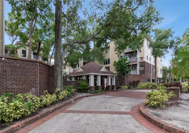 Photo 2 of Condo for sale at 1000 W Horatio St #226, Tampa, FL 33606 | MLS# TB8542257 | Listing updated on 2026-09-28