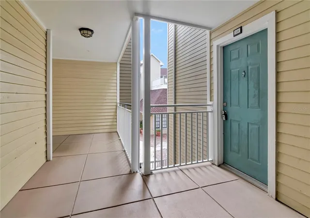 Photo 3 of Condo for sale at 1000 W Horatio St #226, Tampa, FL 33606 | MLS# TB8542257 | Listing updated on 2026-09-28