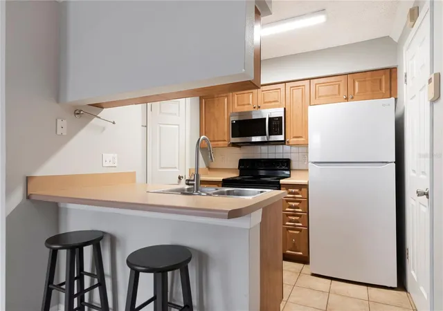Photo 4 of Condo for sale at 1000 W Horatio St #226, Tampa, FL 33606 | MLS# TB8542257 | Listing updated on 2026-09-28