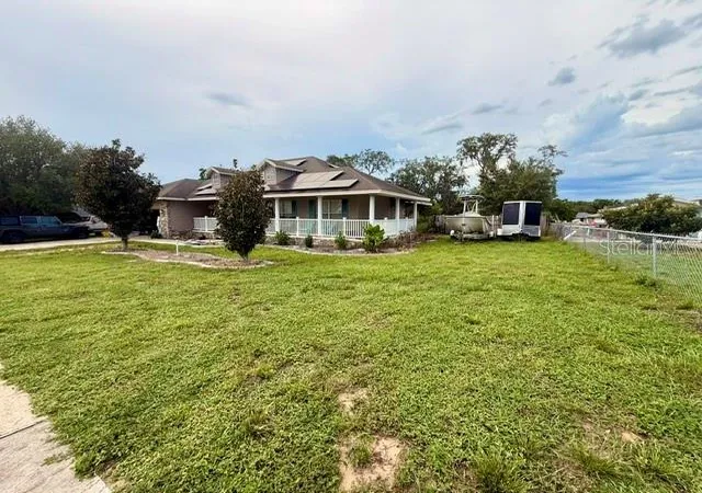 3rd image of 12 E Lemon St, Davenport, FL 33837 | MLS# P4939702