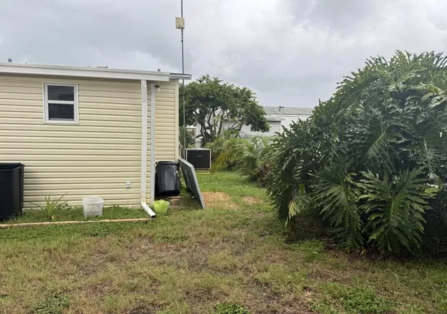 Photo 4 of Manufactured home for sale at 3104 Shady Creek Dr, Wesley Chapel, FL 33543 | MLS# A4703995 | Listing updated on 2026-09-16