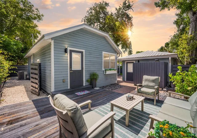 Photo 2 of Single family home for sale at 1841 Laurel St, Sarasota, FL 34236 | MLS# TB8542263 | Listing updated on 2026-10-07
