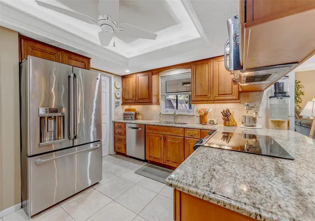 Photo 4 of Single family home for sale at 4001 Highgate Dr, Valrico, FL 33594 | MLS# TB8542277 | Listing updated on 2026-09-05