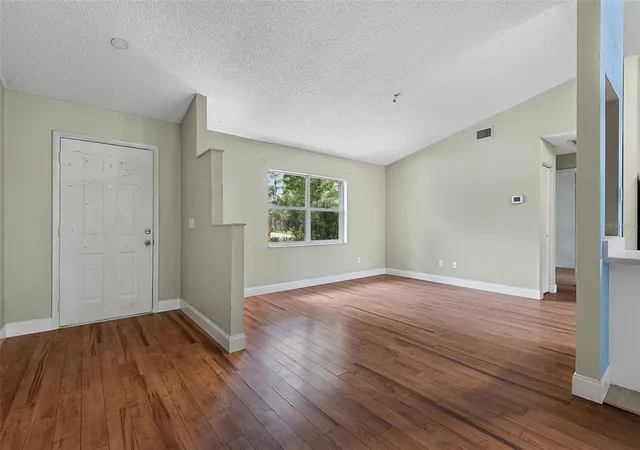 Photo 4 of Sale Pending at 15 Kalanchoe Ct, Palm Coast, FL 32164 | MLS# FC320958 | Listing updated on 2026-08-30