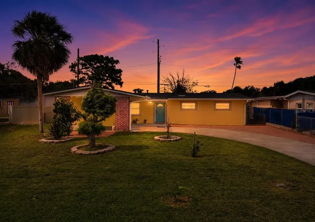 Photo 3 of Single family home for sale at 6206 Willow Oak Ln, Orlando, FL 32809 | MLS# O6436454 | Listing updated on 2026-10-14