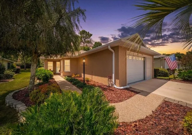 Photo 1 of Single family home for sale at 9122 Sw 102nd Cir, Ocala, FL 34481 | MLS# OM731039 | Listing updated on 2026-09-01
