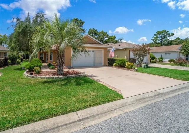 Photo 2 of Single family home for sale at 9122 Sw 102Nd Cir, Ocala, FL 34481 | MLS# OM731039 | Listing updated on 2026-09-16