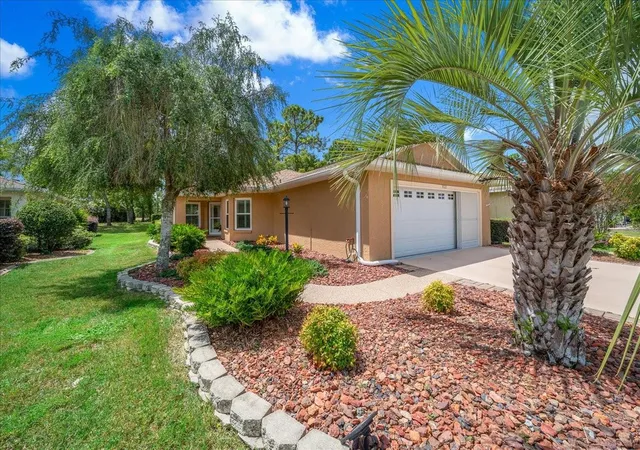 Photo 3 of Single family home for sale at 9122 Sw 102Nd Cir, Ocala, FL 34481 | MLS# OM731039 | Listing updated on 2026-09-16