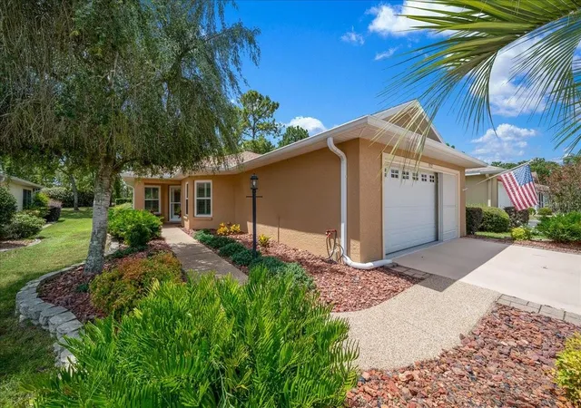 Photo 4 of Single family home for sale at 9122 Sw 102Nd Cir, Ocala, FL 34481 | MLS# OM731039 | Listing updated on 2026-09-16