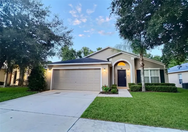 1st image of 655 Scrub Jay Wy, Davenport, FL 33896 | MLS# G5116949