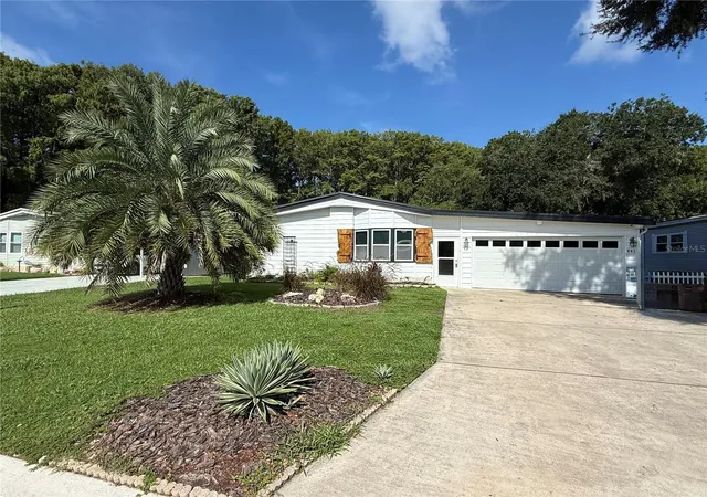 Photo 1 of Manufactured home for sale at 802 Oak Blvd, Wildwood, FL 34785 | MLS# G5116950 | Listing updated on 2026-10-01