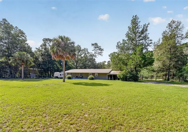 Photo 3 of Single family home for sale at 18240 Sw 31st St, Dunnellon, FL 34432 | MLS# OM731040 | Listing updated on 2026-10-09