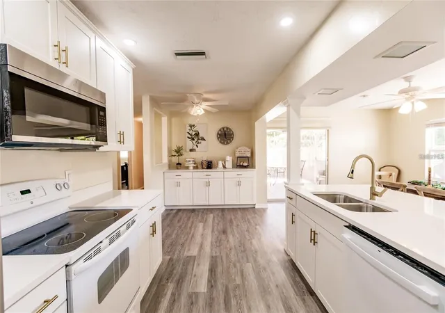 3rd image of 3716 Mundy Ridge Dr, Sarasota, FL 34233 | MLS# N6145477