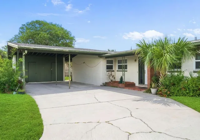 Photo 2 of Single family home for sale at 3120 Tradewinds Trl, Orlando, FL 32805 | MLS# O6436475 | Listing updated on 2026-10-07