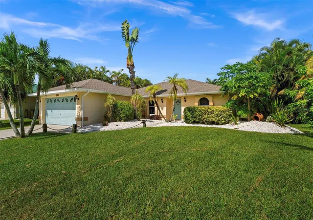 Photo 3 of Single family home for sale at 3112 Sw 16Th Pl, Cape Coral, FL 33914 | MLS# C7529974 | Listing updated on 2026-10-03