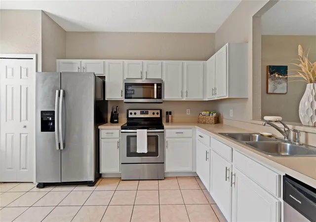 4th image of 436 Calabria Ave, Davenport, FL 33897 | MLS# O6436477