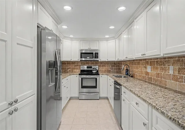 Photo 3 of Condo for sale at 2700 Bayshore Blvd #11202, Dunedin, FL 34698 | MLS# TB8542311 | Listing updated on 2026-09-05