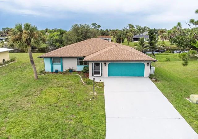 Photo 3 of Single family home for sale at 199 Caddy Rd, Rotonda West, FL 33947 | MLS# D6148550 | Listing updated on 2026-09-21
