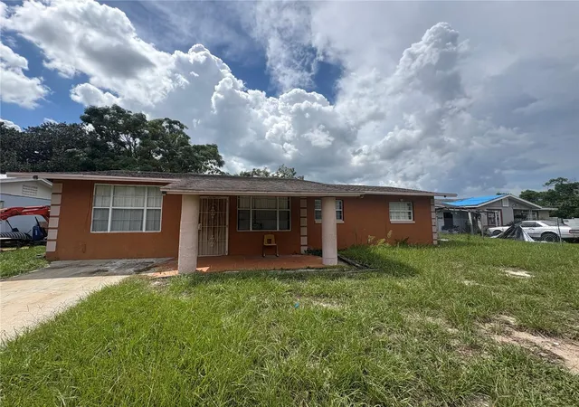 Single family home for sale at 465 Austin St, LAKE WALES, FL 33853 | MLS# P4939704