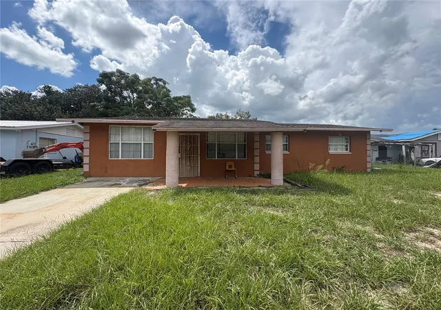 Photo 3 of Single family home for sale at 465 Austin St, Lake Wales, FL 33853 | MLS# P4939704 | Listing updated on 2026-09-12
