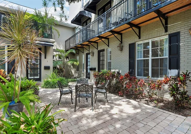Photo 4 of Townhouse for sale at 1008 S Moody Ave #3, Tampa, FL 33629 | MLS# TB8542331 | Listing updated on 2026-09-30