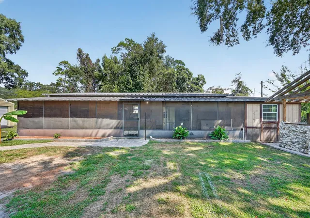 Photo 2 of Manufactured home for sale at 25101 Ne 131st Place, Fort Mc Coy, FL 32134 | MLS# OM731047 | Listing updated on 2026-09-24