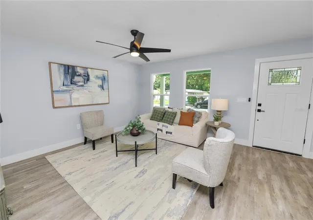 Photo 3 of Single family home for sale at 521 Skyline Dr E, Lakeland, FL 33801 | MLS# L4964548 | Listing updated on 2026-09-01