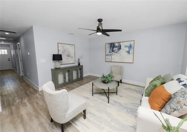 Photo 4 of Single family home for sale at 521 Skyline Dr E, Lakeland, FL 33801 | MLS# L4964548 | Listing updated on 2026-09-01