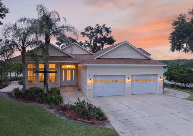 Photo 1 of Single family home for sale at 1833 Shore Line Dr, Leesburg, FL 34748 | MLS# R4911877 | Listing updated on 2026-10-04