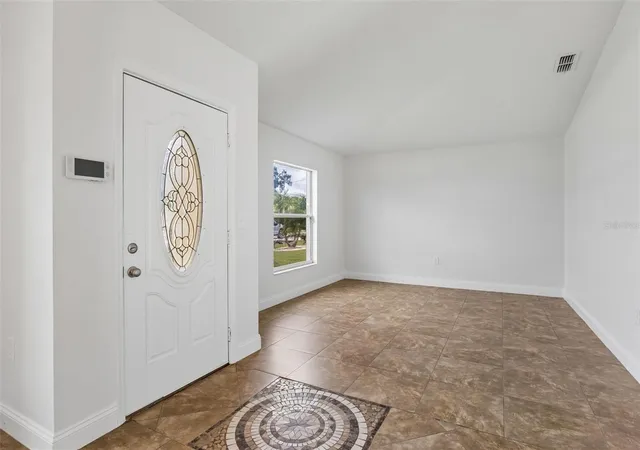 Photo 3 of Single family home for sale at 304 Jacksonville Ct, Kissimmee, FL 34759 | MLS# O6436512 | Listing updated on 2026-10-23