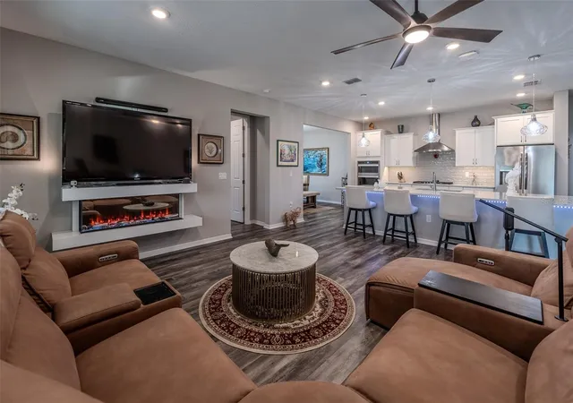 Photo 3 of Single family home for sale at 10586 Sw 98th Pl, Ocala, FL 34481 | MLS# OM731055 | Listing updated on 2026-09-25