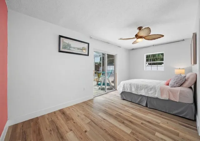 4th image of 1211 Russell Dr N, St Petersburg, FL 33710 | MLS# TB8542349