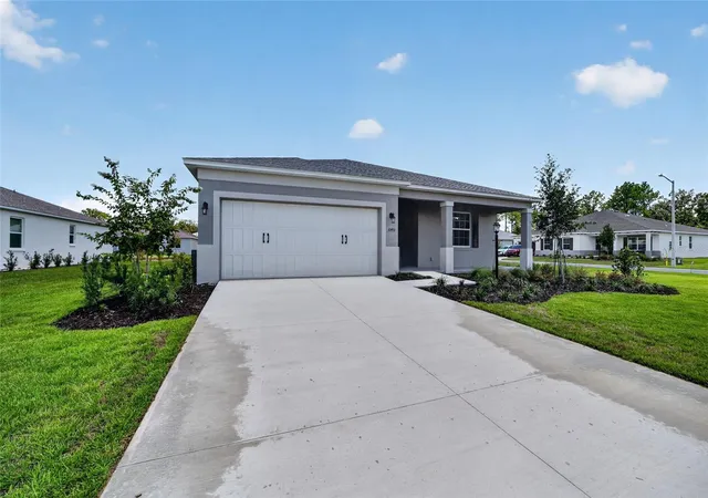 Photo 3 of Sale Pending at 10431 Sw 105th Ter, Ocala, FL 34481 | MLS# OM731059 | Listing updated on 2026-08-26