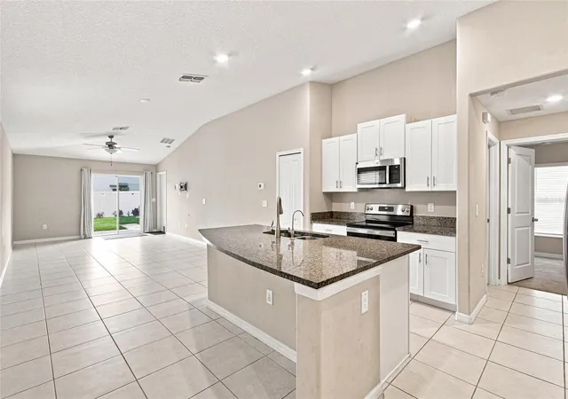 Photo 4 of Single family home for sale at 165 Argyll Dr, Spring Hill, FL 34609 | MLS# W7888898 | Listing updated on 2026-10-02
