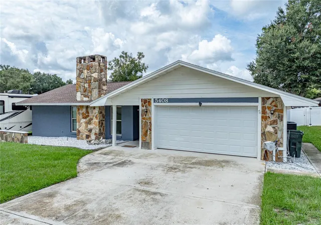 Photo 3 of Single family home for sale at 5408 Weber Pl, Lakeland, FL 33809 | MLS# TB8542352 | Listing updated on 2026-10-17