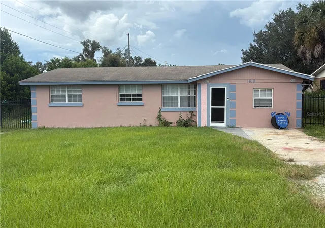 Photo 1 of Single family home for sale at 1619 Tangelo St, LAKE WALES, FL 33898 | MLS# P4939705 | Listing updated on 2026-10-15