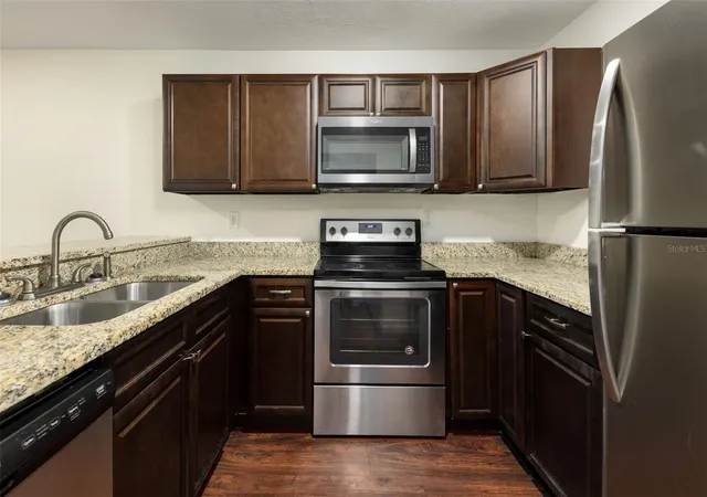 2nd image of 89 Se 16th Ave #P302, Gainesville, FL 32601 | MLS# GC543001