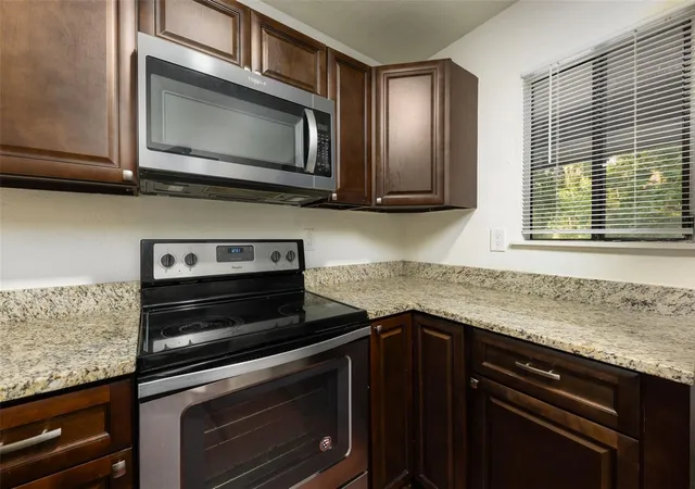 3rd image of 89 Se 16Th Ave, GAINESVILLE, FL 32601