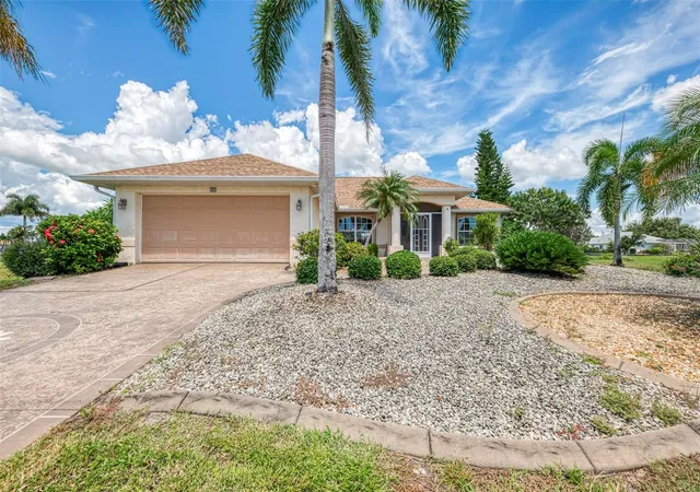 Photo 3 of Single family home for sale at 25 Tournament Rd, Rotonda West, FL 33947 | MLS# D6148553 | Listing updated on 2026-09-05