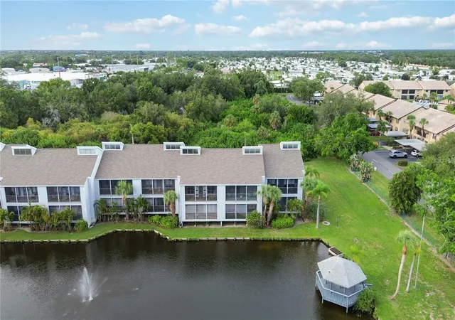 Listing Photo 2 - Condo for sale in building located at 259 Fenwick Dr, Venice, FL 34285 - Unit #40