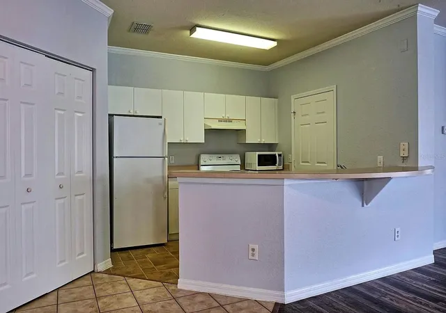 Photo 3 of Condo for sale at 3615 Conroy Rd #627, Orlando, FL 32839 | MLS# O6436545 | Listing updated on 2026-08-27