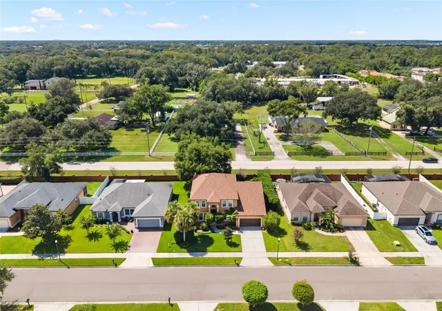 Photo 29 of Single family home for sale at 393 Lake Amberleigh Dr, Winter Garden, FL 34787 | MLS# O6436549 | Listing updated on 2026-09-02
