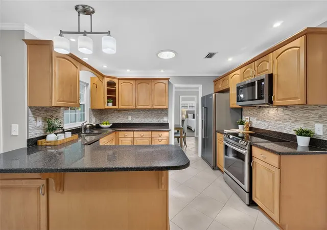Photo 3 of Single family home for sale at 3250 Laurel Dr, Mount Dora, FL 32757 | MLS# O6436554 | Listing updated on 2026-09-13