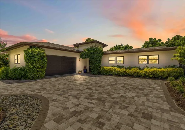 Photo 1 of Single family home for sale at 2410 Siesta Dr, Sarasota, FL 34239 | MLS# A4704038 | Listing updated on 2026-09-28