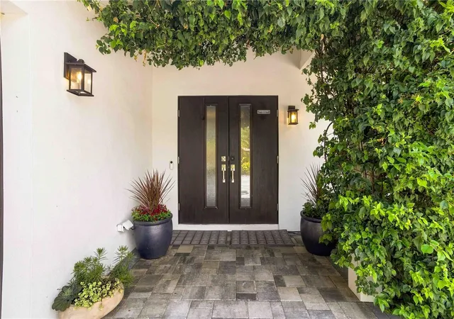 Photo 2 of Single family home for sale at 2410 Siesta Dr, Sarasota, FL 34239 | MLS# A4704038 | Listing updated on 2026-09-28