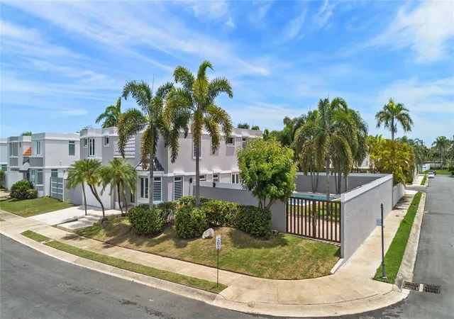 Photo 2 of Single family home for sale at 640 Golfo De Alaska #H640, Dorado, PR 00646 | MLS# PR9123695 | Listing updated on 2026-08-27